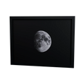 Stille des Mondes – Mondfotografie, gerahmter Fine Art Print, 40 × 30 cm, Rahmenfarbe Schwarz