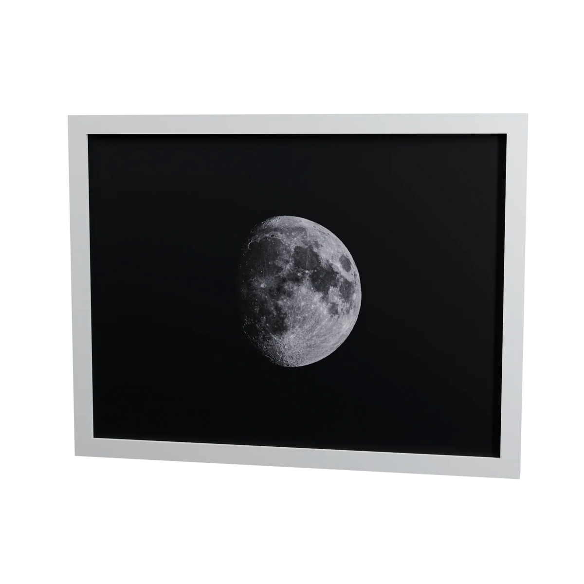 Stille des Mondes – Mondfotografie, gerahmter Fine Art Print, 40 × 30 cm, Rahmenfarbe Weiß